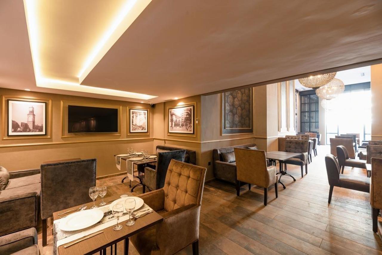 Hotel Avenue Casa Blanca