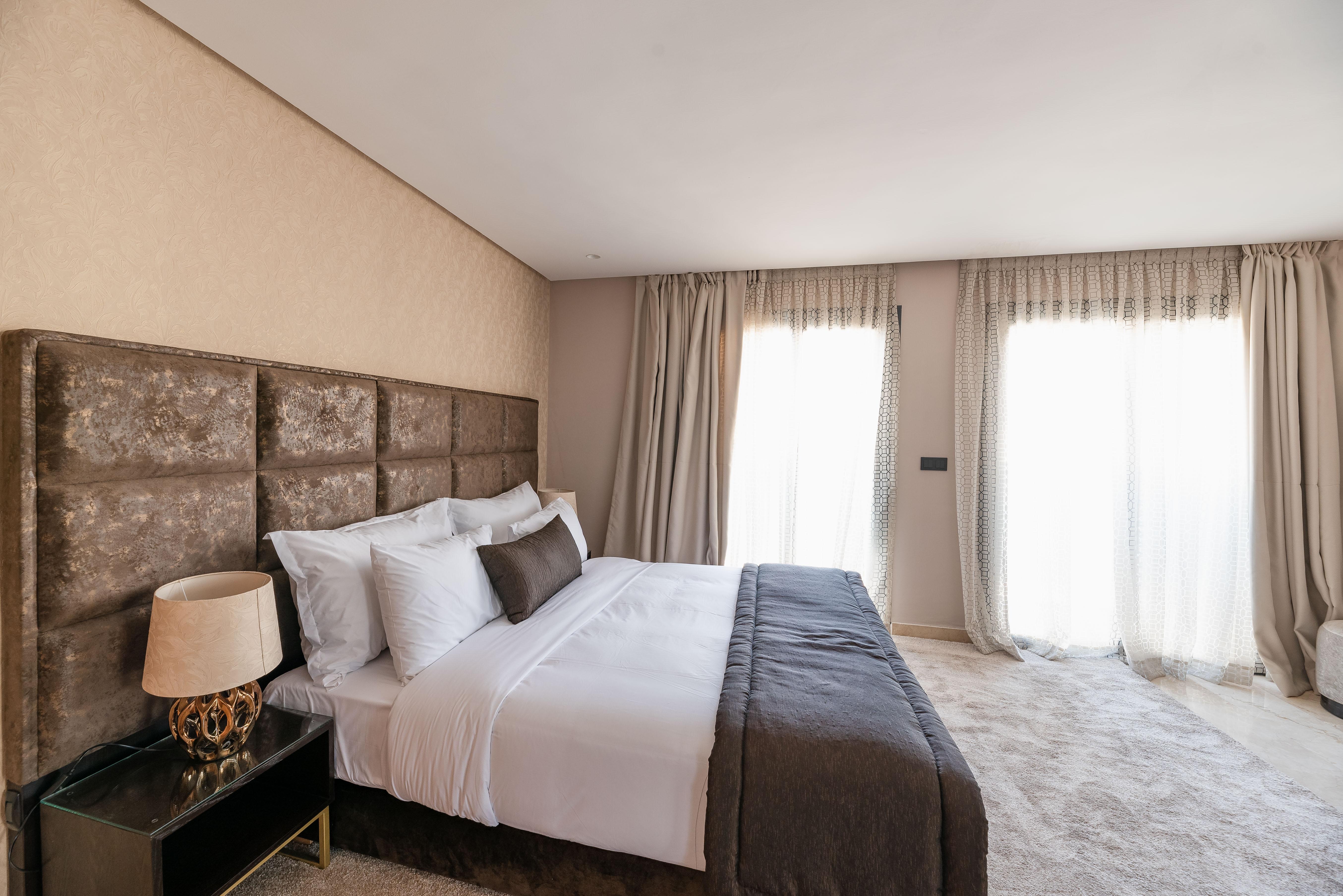 Avenue Hotel 4*