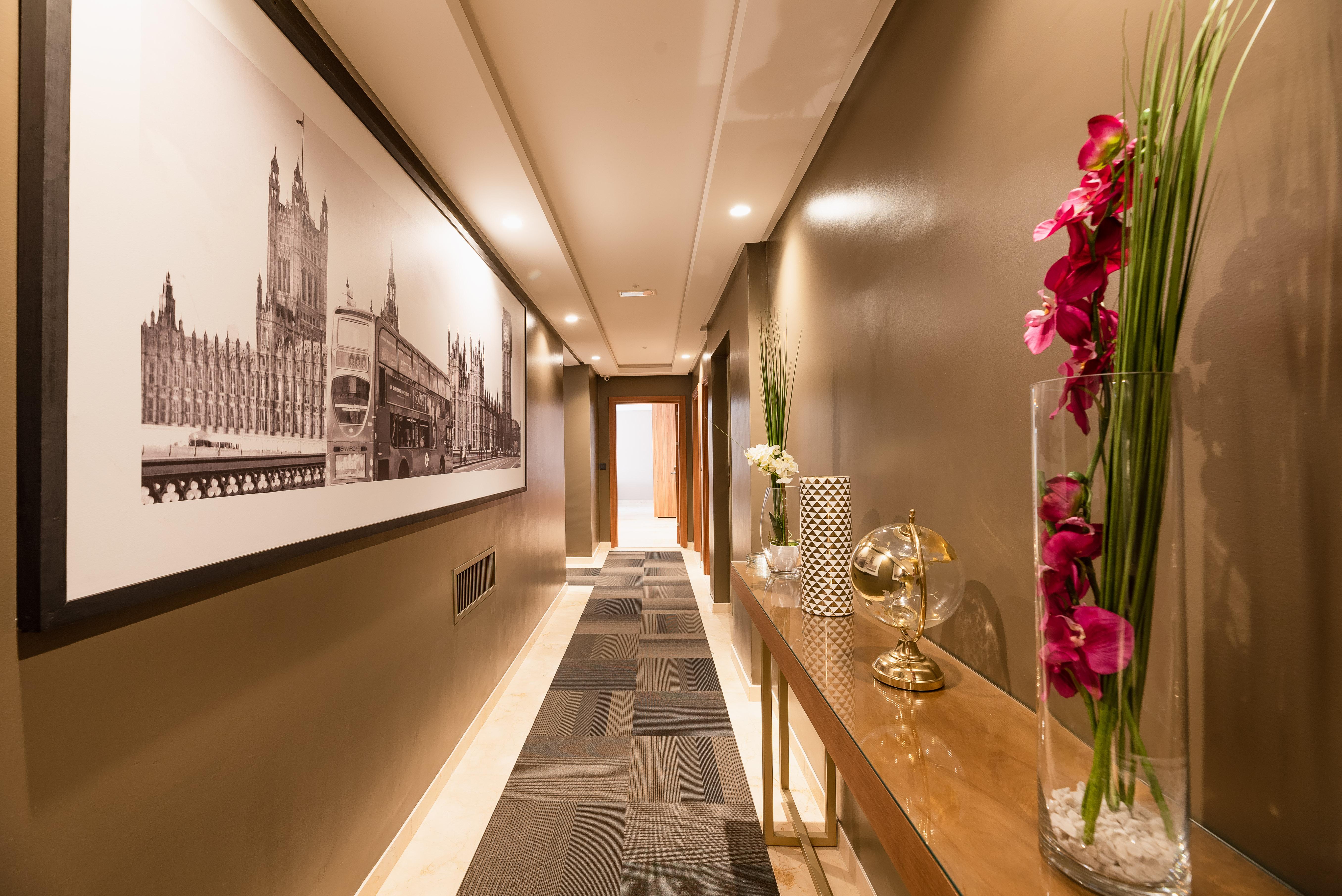 Avenue Hotel 4*